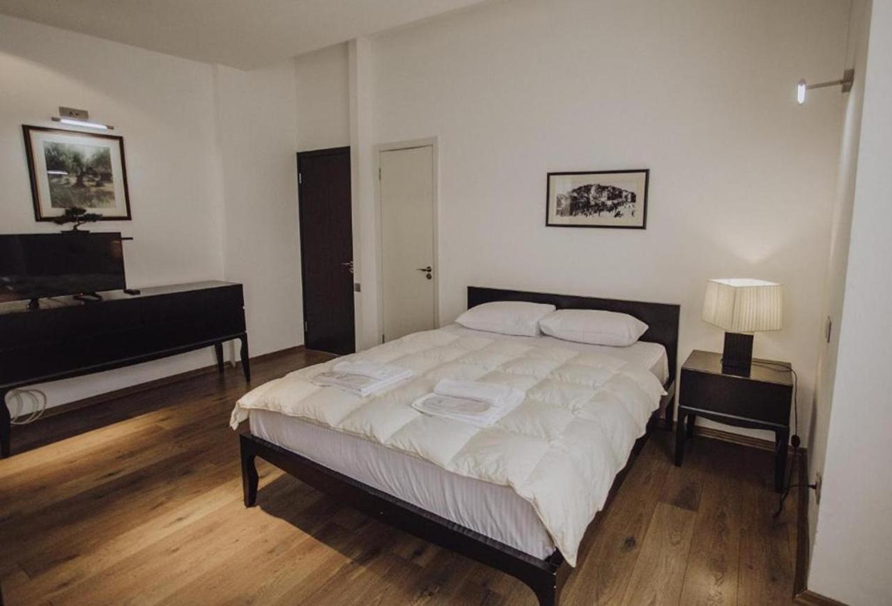 Millennium Apartment *