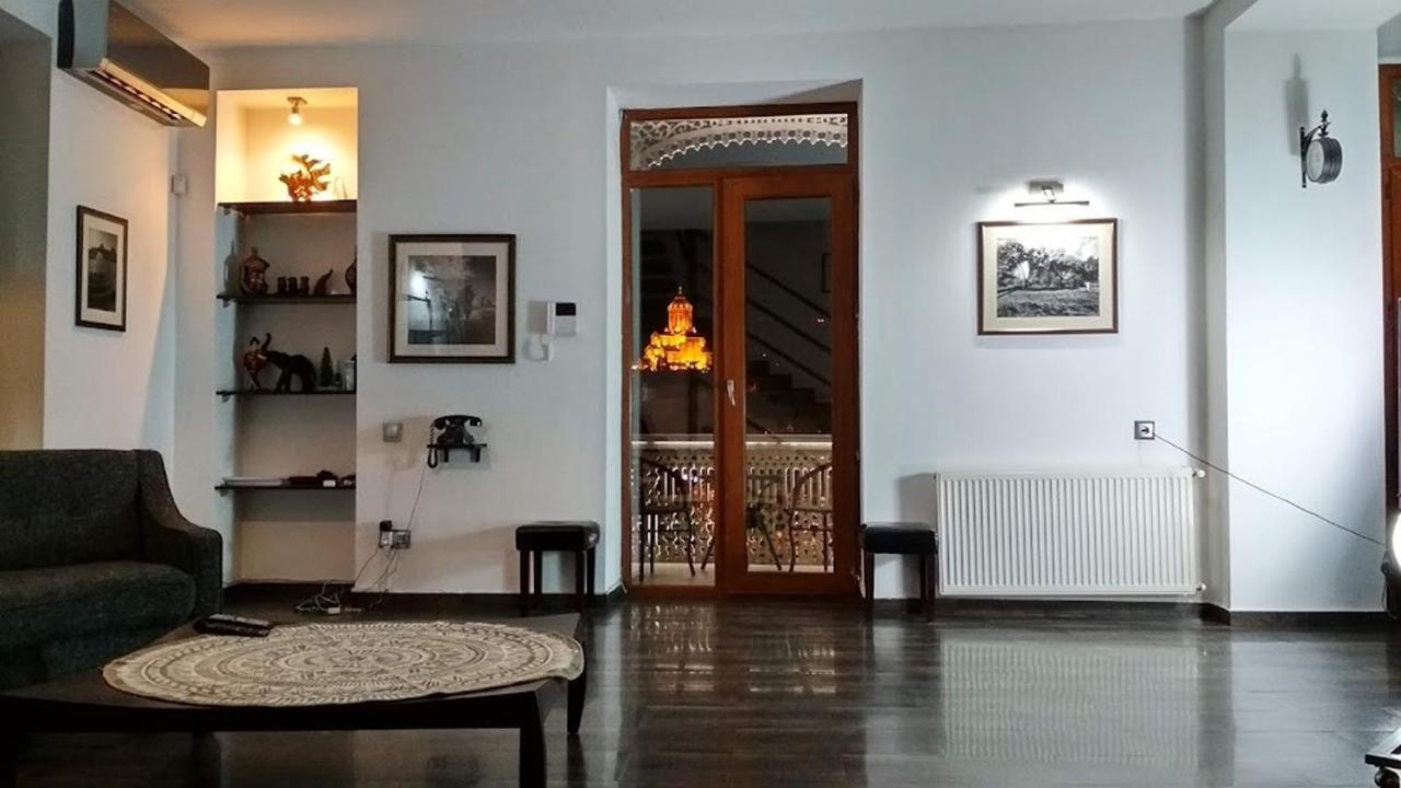 Millennium Apartment *